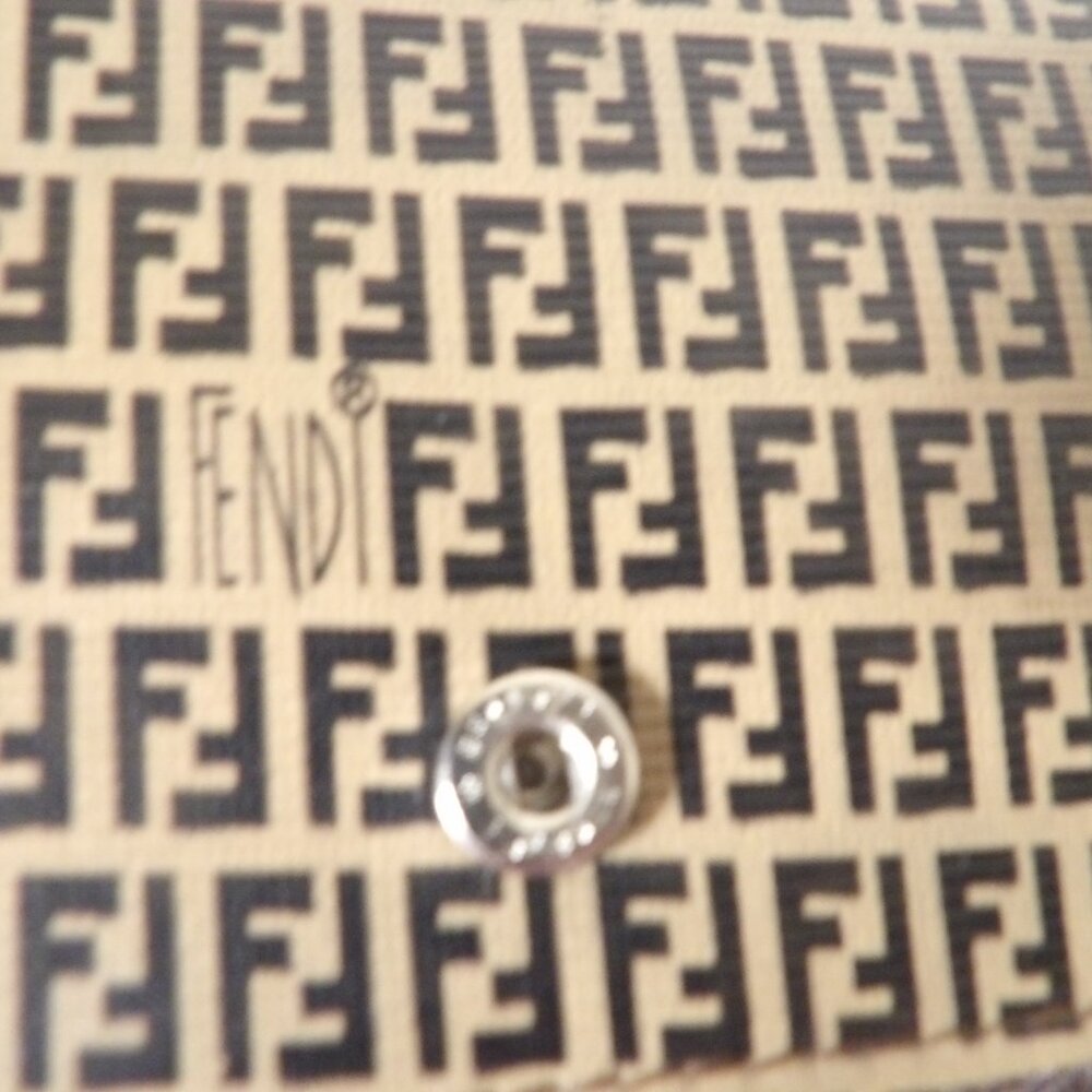 Fendi Logo Wallet - Picture 4 of 6